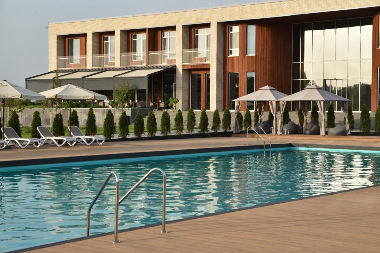Shambala Wellness Club Rozhny Exterior foto